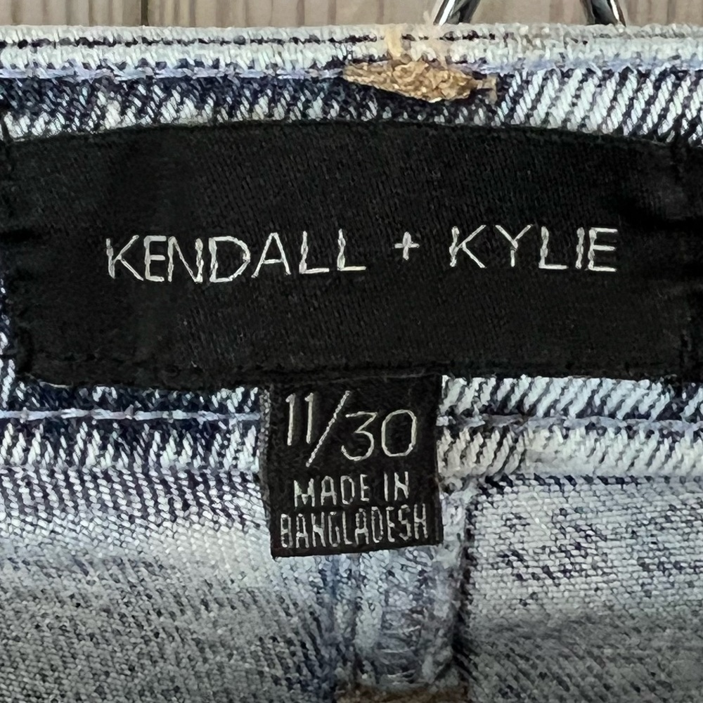 Kendall & Kylie Icon High Rise Straight Jean - Picture 7 of 11